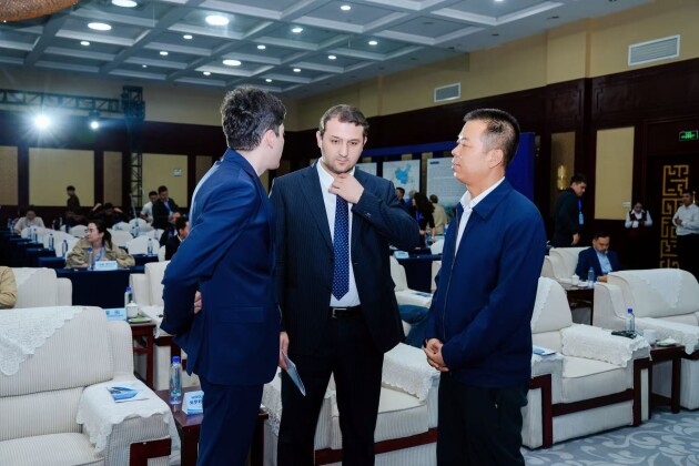 面 2025年中国（喀什）—乌兹别克斯坦投资贸易洽谈活动J9真人游戏第一品牌共建亚欧黄金大通道 共促向西开放新局(图2)